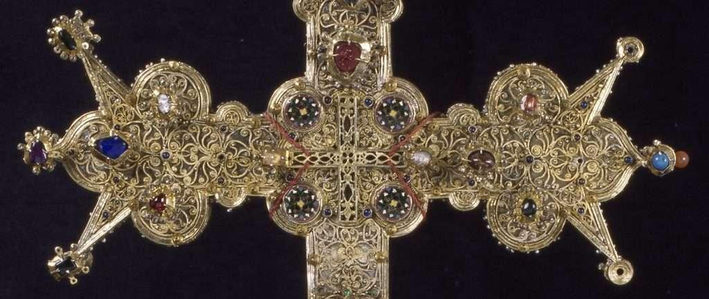 Croce Santa, manifattura francese (attr.), terzo quarto del XIII sec., Pinacoteca Comunale, Castiglion Fiorentino (Arezzo)