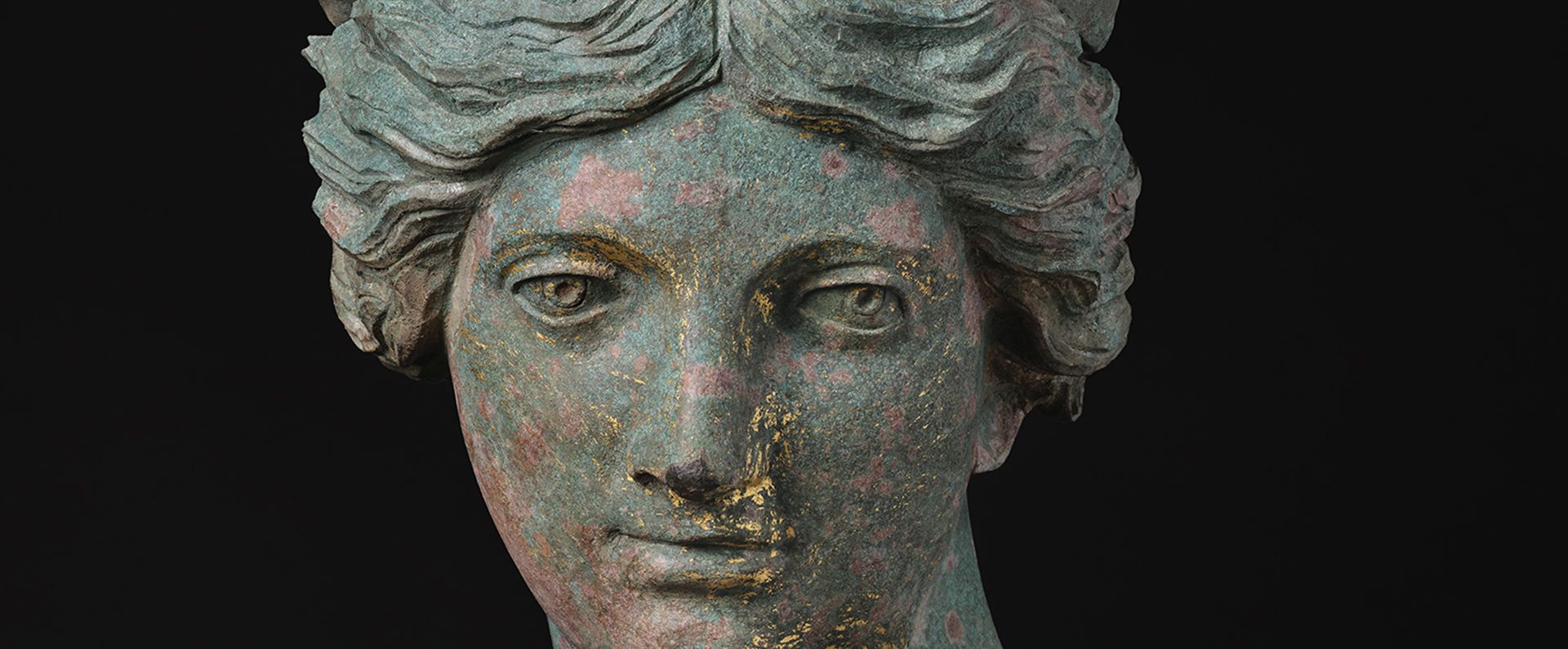 Testa femminile diademata, età adrianea, Museo Archeologico Nazionale di Firenze